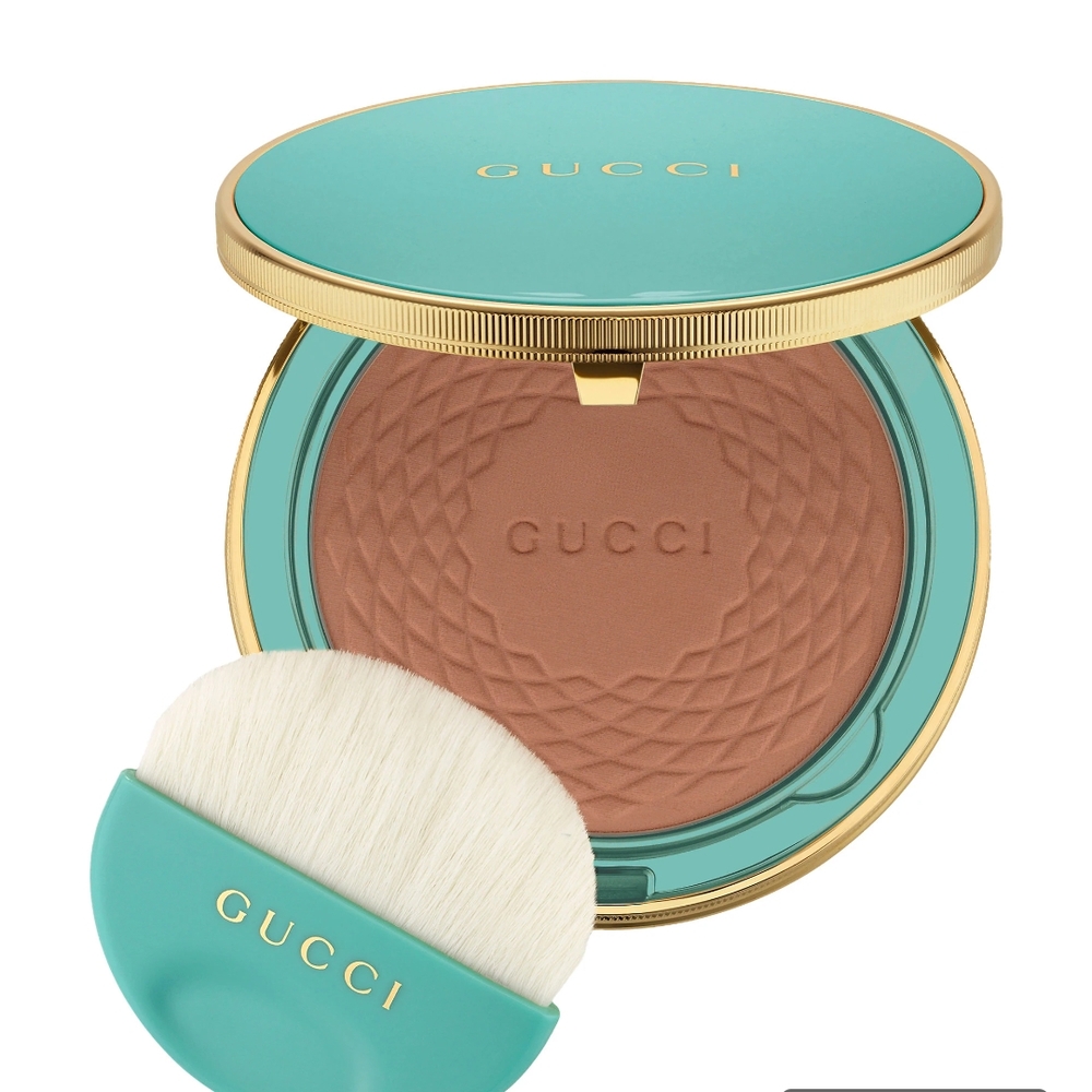 Gucci Bronzer in Tan with Gold Accents